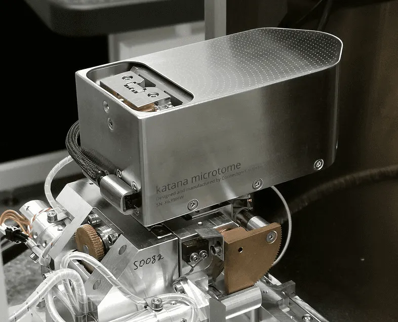Katana Microtome: Precision Parts for Nanometre Cuts